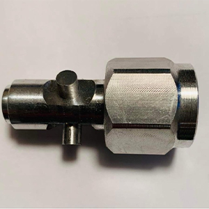Male adaptor for paint spray gun